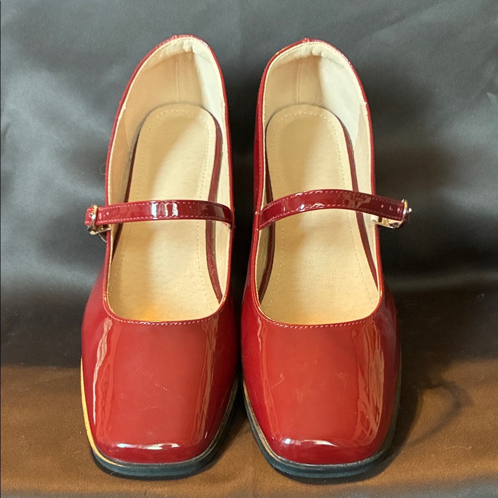 Elegant Red Mary Jane Heels - Picture 2 of 4